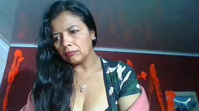 DianaOchoa  online show from October 24, 2025, 10:33 am