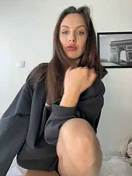 goodgirldevil online show from April 22, 2026, 9:55 am