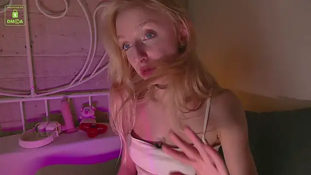 maya snow online show from October 18, 2025, 8:42 pm