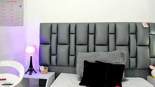 valeriasweet  online show from November 9, 2025, 3:54 pm