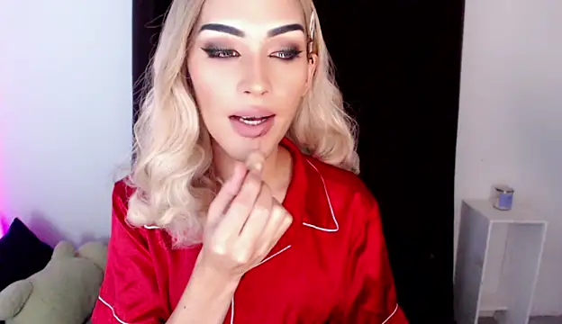 Alicegreenexx online show from June 18, 2026, 5:06 pm