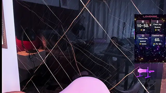 abby blond  online show from December 4, 2025, 11:52 am