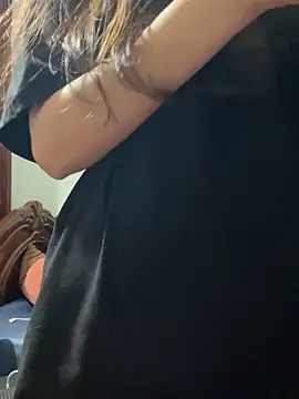  kween23 online show from October 19, 2025, 4:07 pm