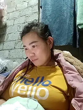 Snapshot of jienrrr chatting on November 4, 2025, 1:43 pm jienrrr online show from November 4, 2025, 1:43 pm