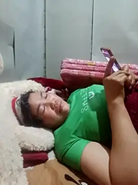 jienrrr online show from April 8, 2026, 10:43 pm