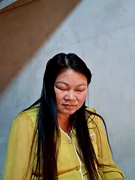 yoowwmr online show from October 27, 2025, 1:26 pm