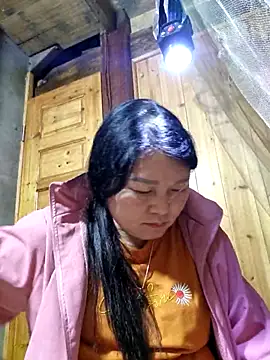 yoowwmr online show from October 29, 2025, 1:46 pm