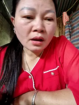 yoowwmr online show from December 2, 2025, 3:01 am