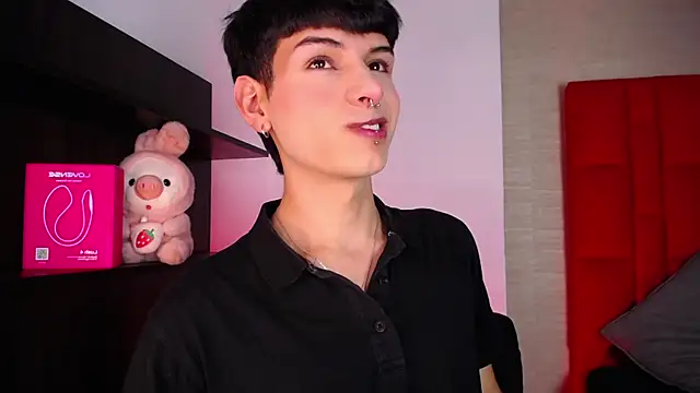 Snapshot of Ezra_Storm chatting on January 17, 2026, 5:12 am Ezra Storm online show from January 17, 2026, 5:12 am