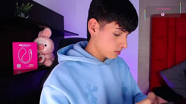 Snapshot of Ezra_Storm chatting on February 5, 2026, 4:17 am Ezra Storm online show from February 5, 2026, 4:17 am