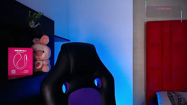 Snapshot of Ezra_Storm chatting on February 6, 2026, 5:01 am Ezra Storm online show from February 6, 2026, 5:01 am