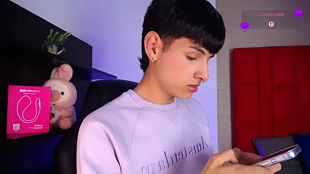 Snapshot of Ezra_Storm chatting on February 9, 2026, 5:11 am Ezra Storm online show from February 9, 2026, 5:11 am