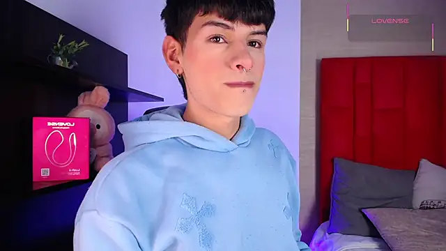 Snapshot of Ezra_Storm chatting on February 11, 2026, 5:12 am Ezra Storm online show from February 11, 2026, 5:12 am