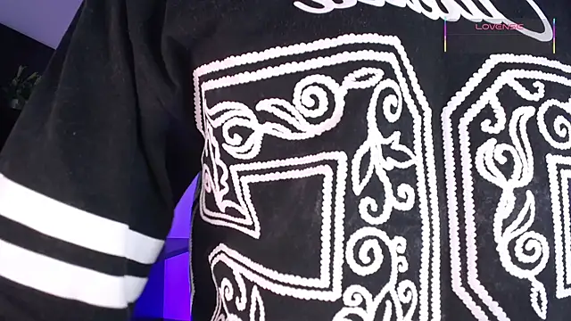 Snapshot of Ezra_Storm chatting on February 12, 2026, 4:51 am Ezra Storm online show from February 12, 2026, 4:51 am