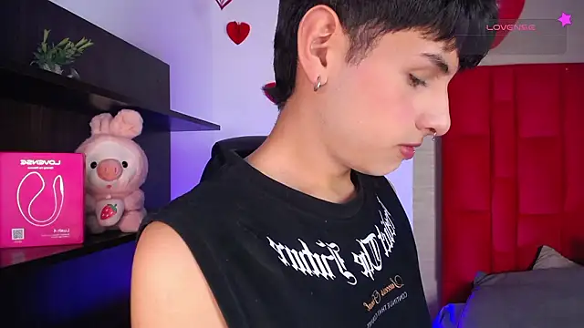 Snapshot of Ezra_Storm chatting on February 13, 2026, 4:52 am Ezra Storm online show from February 13, 2026, 4:52 am