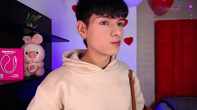 Snapshot of Ezra_Storm chatting on February 16, 2026, 4:52 am Ezra Storm online show from February 16, 2026, 4:52 am