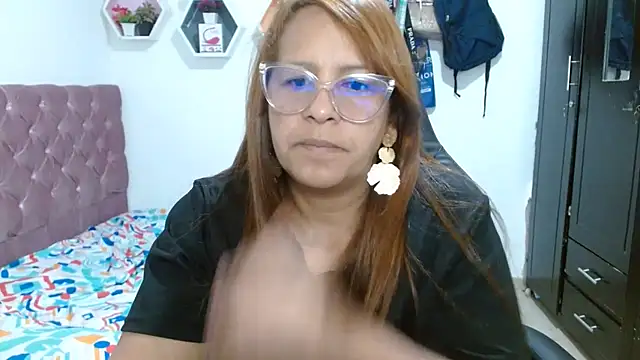 cristydirtyhot online show from April 26, 2026, 10:24 am