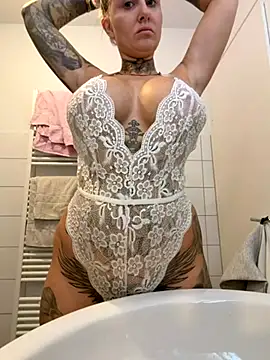 Jasmina-Joy online show from November 17, 2025, 5:02 am