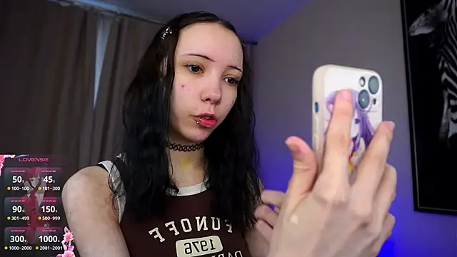 AnnisEells online show from September 20, 2025, 6:58 am