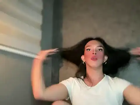 Snapshot of Misselliefayexxx chatting on July 3, 2026, 8:04 pm Misselliefayexxx online show from July 3, 2026, 8:04 pm