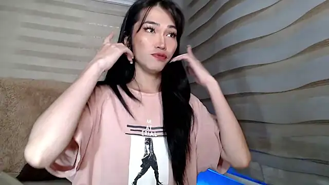 lovelychanel69xx online show from October 5, 2025, 11:02 pm