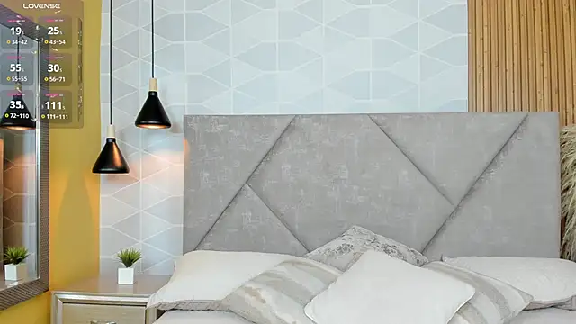 Jade Whisper online show from October 22, 2025, 1:28 am