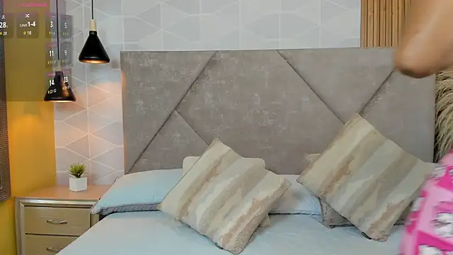 Jade Whisper online show from October 31, 2025, 1:28 am