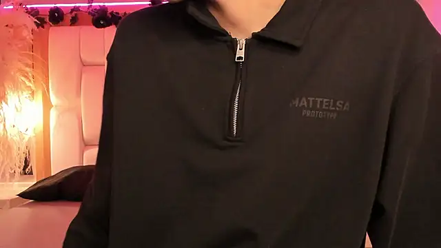 Daphne And Roger online show from February 5, 2026, 10:53 am