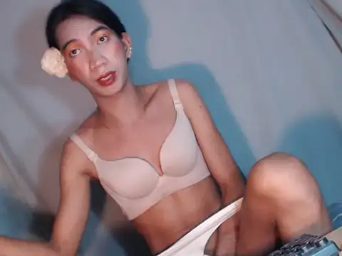 Snapshot of xyourdreamtrans chatting on February 26, 2026, 2:21 am xyourdreamtrans online show from February 26, 2026, 2:21 am