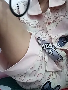 Snapshot of Yoo_j chatting on October 15, 2025, 10:59 am Yoo j online show from October 15, 2025, 10:59 am