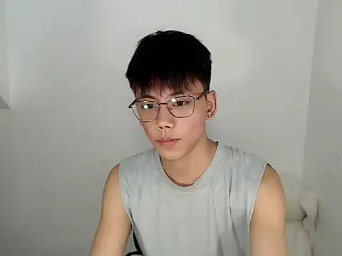 Snapshot of ynotyu chatting on June 15, 2026, 9:00 am ynotyu online show from June 15, 2026, 9:00 am