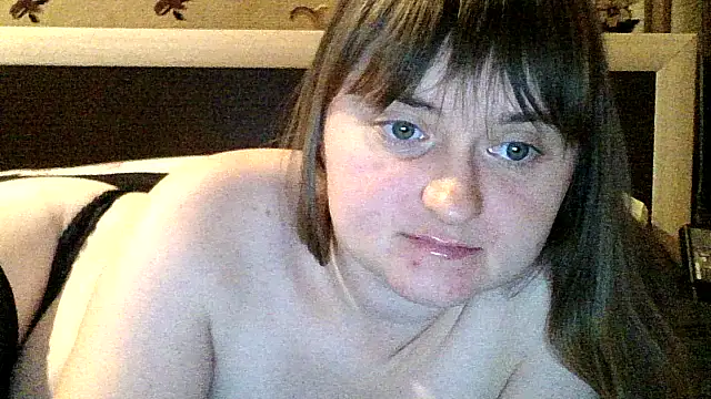 Snapshot of LuckyLust11 chatting on September 29, 2025, 3:50 pm LuckyLust11 online show from September 29, 2025, 3:50 pm