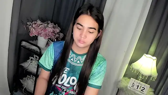 Snapshot of Alovelydoll_nica chatting on September 12, 2025, 1:44 pm Alovelydoll nica online show from September 12, 2025, 1:44 pm