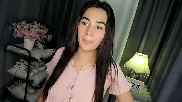 Snapshot of Alovelydoll_nica chatting on September 25, 2025, 10:52 am Alovelydoll nica online show from September 25, 2025, 10:52 am