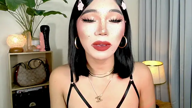 miyaa Moore online show from November 29, 2025, 8:01 pm