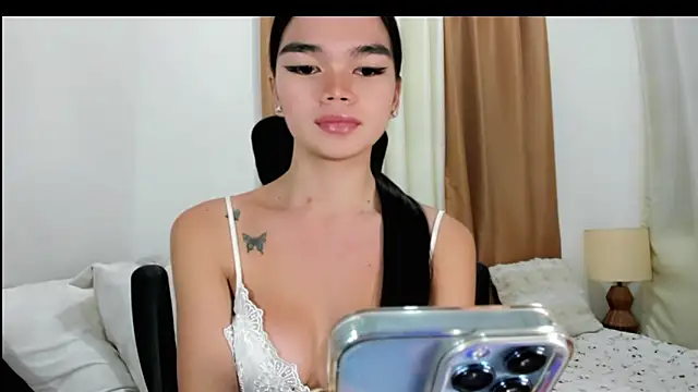 kendall petite18 online show from May 31, 2026, 8:21 pm