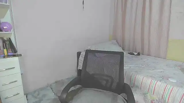 Snapshot of im_miauhg chatting on July 26, 2026, 6:32 am im miauhg online show from July 26, 2026, 6:32 am