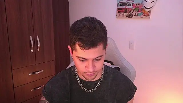 domsantiago  online show from November 3, 2025, 1:29 am