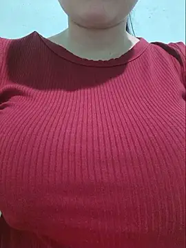Shiny Babe online show from May 20, 2026, 11:38 am