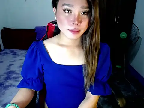 Urassiansweetcummer online show from November 11, 2025, 2:00 am