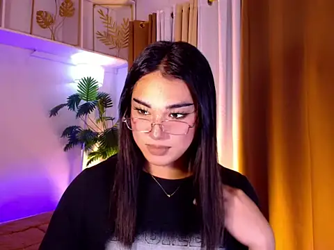 Snapshot of magnificent_kitana chatting on April 27, 2026, 5:44 pm magnificent kitana online show from April 27, 2026, 5:44 pm