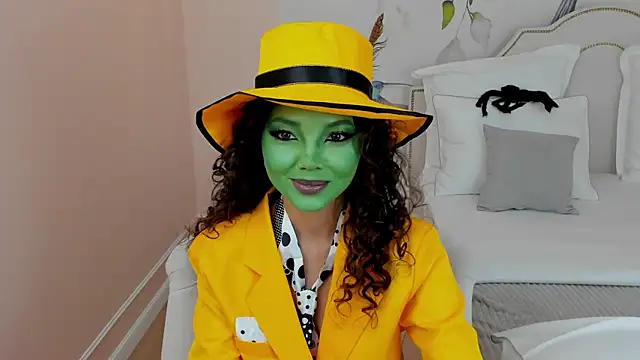 Snapshot of MargaretPeace chatting on November 1, 2025, 3:08 am MargaretPeace online show from November 1, 2025, 3:08 am