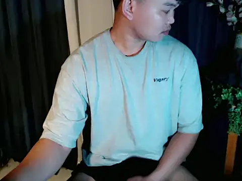 Reynelcock online show from September 21, 2025, 5:14 pm