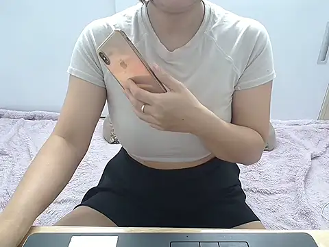 Amiee Showhottie online show from October 20, 2025, 1:06 am