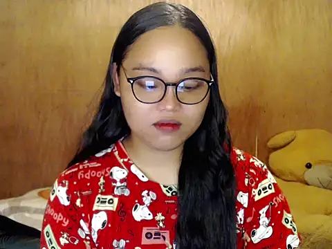  Lylia online show from October 31, 2025, 9:27 pm