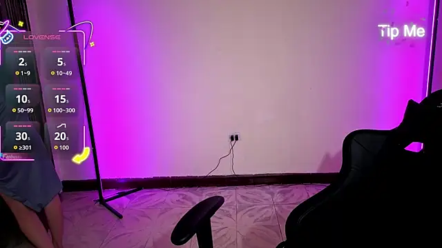 MiaLozanox online show from October 5, 2025, 9:18 am