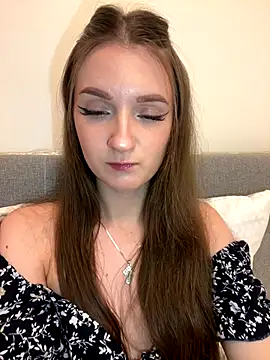 AdelinaEmber online show from November 16, 2025, 9:04 am