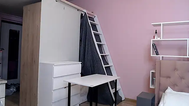 Snapshot of alice_and_jonathan chatting on March 25, 2026, 5:35 am alice and jonathan online show from March 25, 2026, 5:35 am