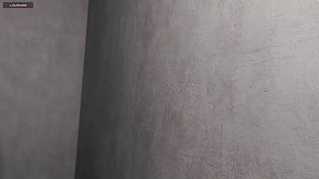 cute elfy  online show from October 10, 2025, 3:22 pm