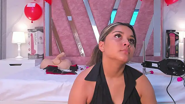 Wonderkloe  online show from February 20, 2026, 8:20 pm